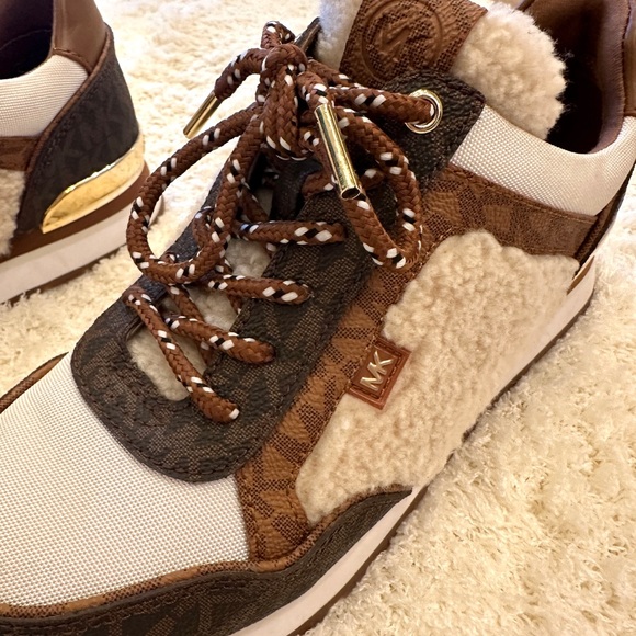 Michael Kors Maddy Trainers - Picture 3 of 7